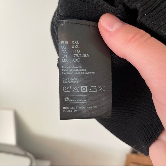 NWT Short Sleeve Black Sweater - Picture 5 of 6